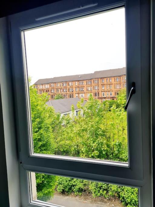 Spacious 5Bed House, Free Parking, No Party ! Γλασκώβη Εξωτερικό φωτογραφία