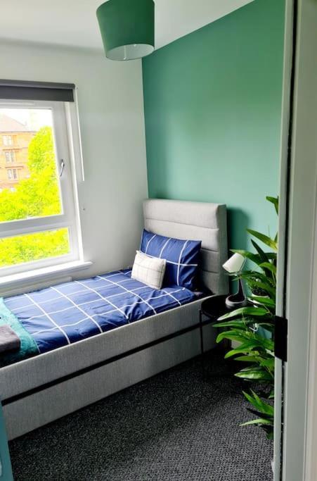 Spacious 5Bed House, Free Parking, No Party ! Γλασκώβη Εξωτερικό φωτογραφία